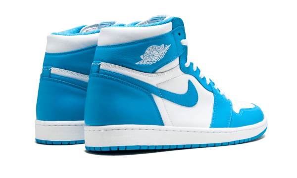 555088-117 Air Jordan 1 Retro UNC (2015)