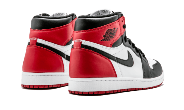 555088-125 Air Jordan 1 Retro High OG Black Toe (2016)