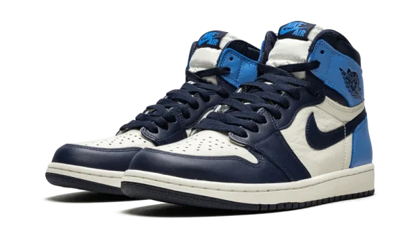 555088-140 Air Jordan 1 Retro High Obsidian UNC