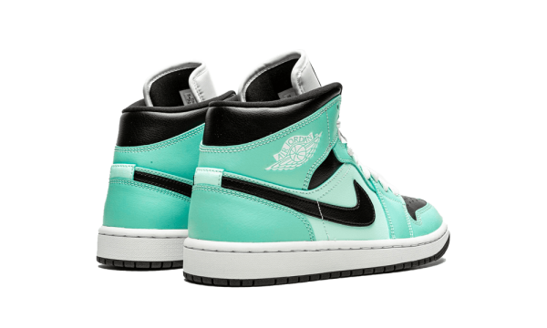 BQ6472-300 Air Jordan 1 Mid Light Dew (W)