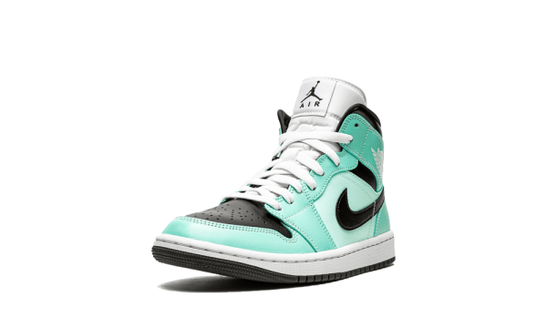 BQ6472-300 Air Jordan 1 Mid Light Dew (W)