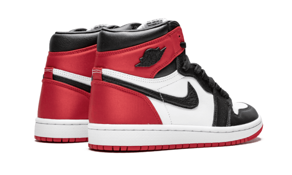 CD0461-016 Air Jordan 1 Retro High Satin Black Toe (W)