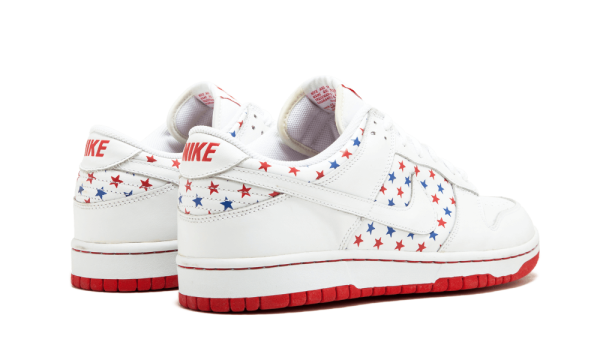 311369-111 Nike Dunk Low 4th Of July (W)