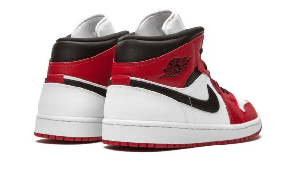 554724-173 Air Jordan 1 Mid Chicago (2020)