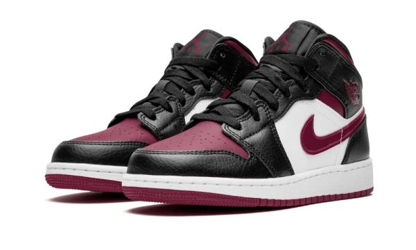 554725-066 Air Jordan 1 Mid Bred Toe (GS)