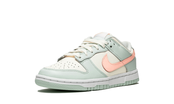 DD1503-104 Nike Dunk Low Barely Green (W)