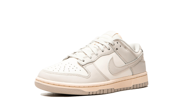 DD1503-107 Nike Dunk Low Sail Light Bone (W)