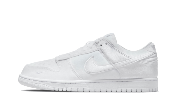 DH2686-100 Nike Dunk Low Dover Street Market Triple White Velvet