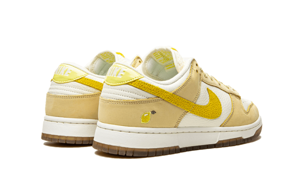 DJ6902-700 Nike Dunk Low Lemon Drop (W)