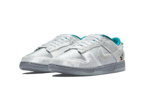 DO2326-001 Nike Dunk Low Ice (W)