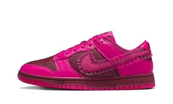 DQ9324-600 Nike Dunk Low Valentines Day 2022 (W)